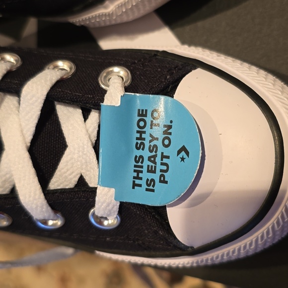 CONVERSE BRAND YOUTHS BLUE AND BLACK ATHLETIC SNEAKERS SIZE 1 YOUTH UNISEX - Picture 11 of 11